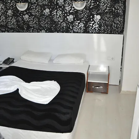 Hotel Movie Life Roe