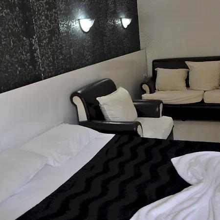 Hotel Movie Life Roe