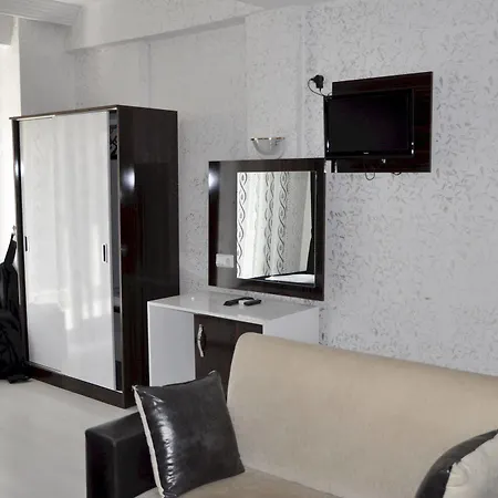 Hotel Movie Life Roe